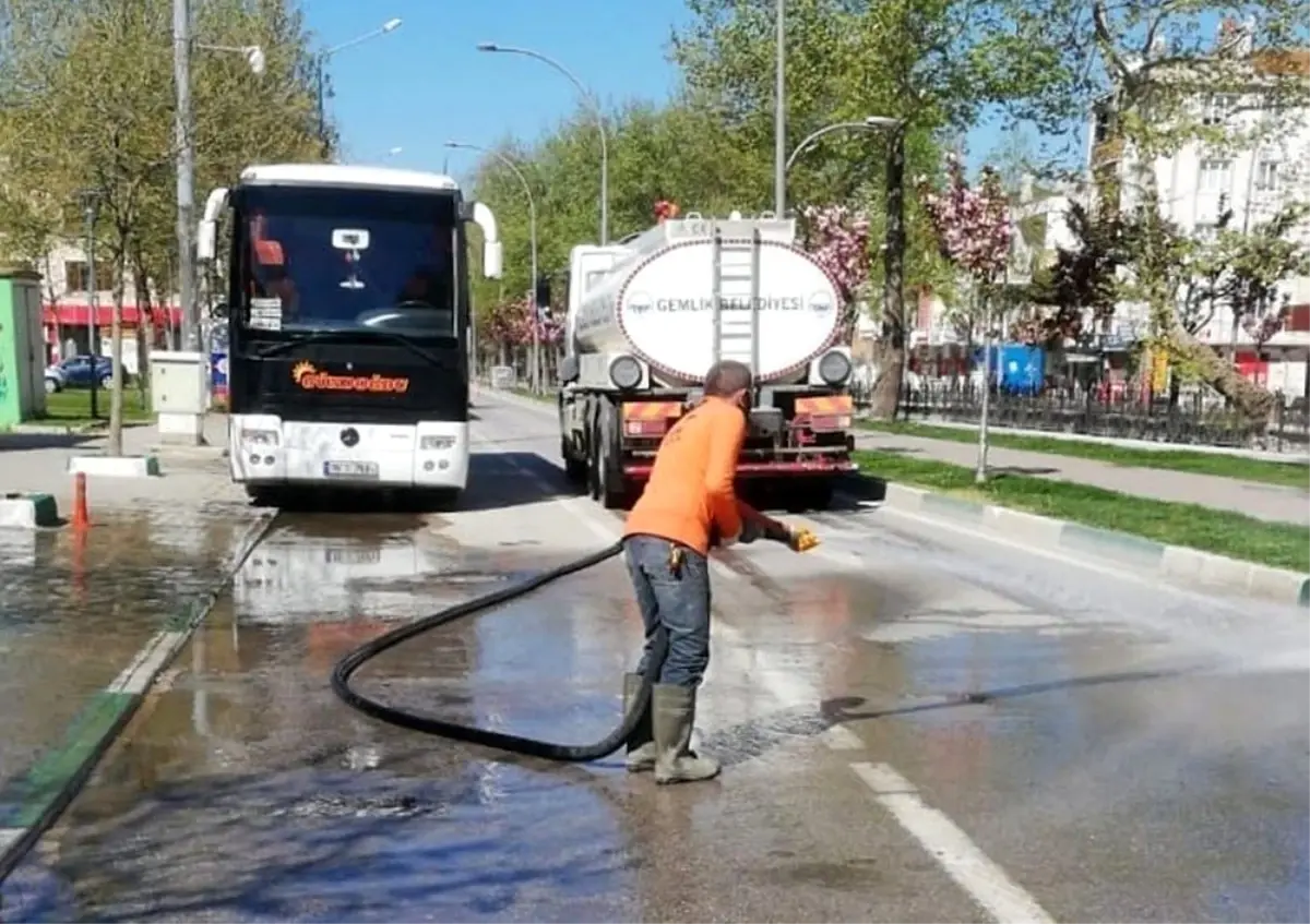 Gemlik Belediyesi\'nden hafta sonu mesaisi