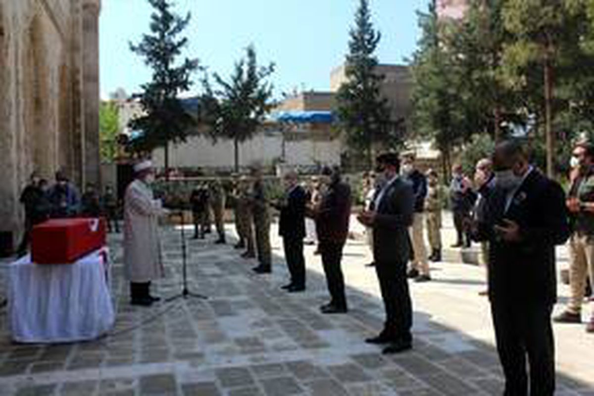 Hakkari\'de şehit olan asker son yolculuğuna uğurlandı
