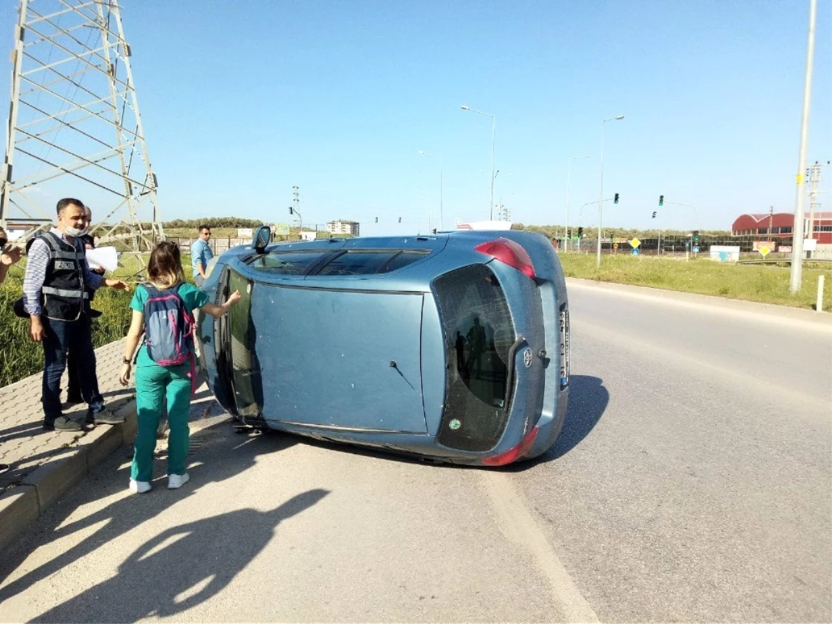 Hatay\'da kontrolden çıkan otomobil takla attı