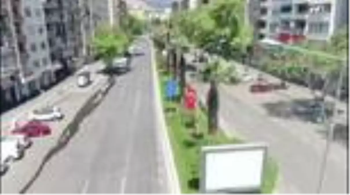 KAHRAMANMARAŞ Kahramanmaraş\'ta cadde ve sokaklar boş kaldı