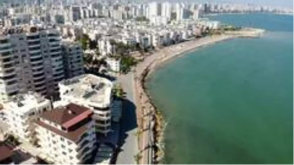 Mersin\'de cadde ve sokaklar boş kaldı