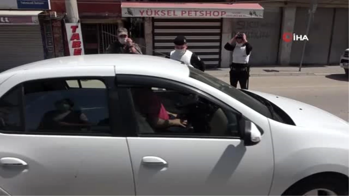 Özel harekat ve çevik kuvvet polisi sokak sokak gezip vatandaşı uyardı