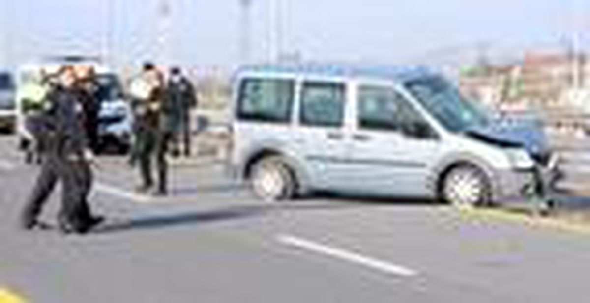 Polis memuru, nöbet dönüşü kazada yaralandı