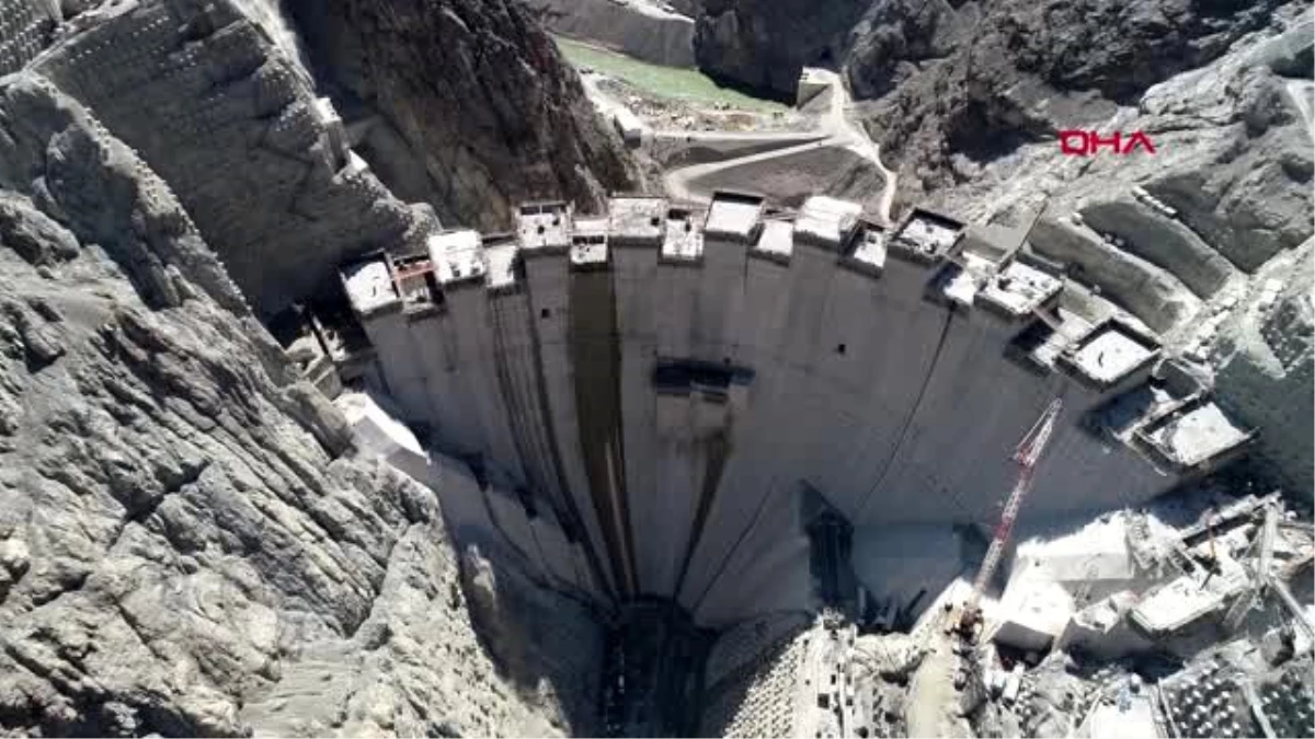 Türkiye\'nin en yüksek baraj inşaatında koronavirüs önlemleri alındı