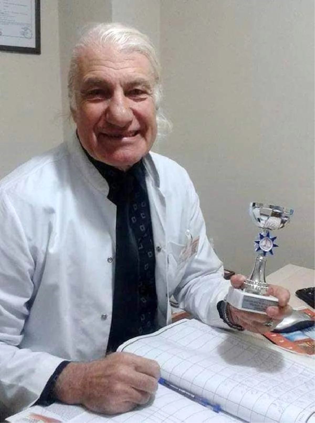 Ürolog Cemal Özkan, koronavirüs tedavisi gördüğü hastanede kurtarılamadı
