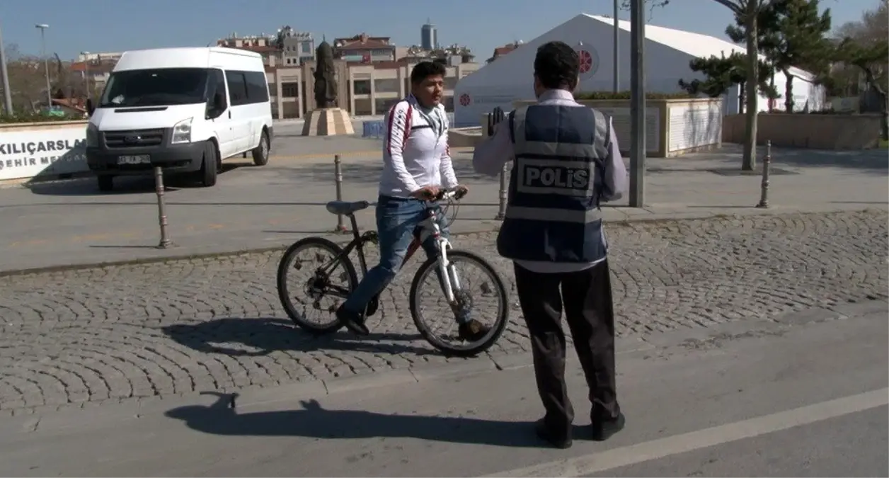 Yasağı ihlal etti, yakalanınca "Maske üretim atölyesinde çalışıyorum" dedi