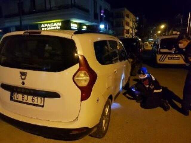 Balıkesir'de yol kontrolü yapan jandarma ekiplerine silahlı saldırı: 2 asker yaralı