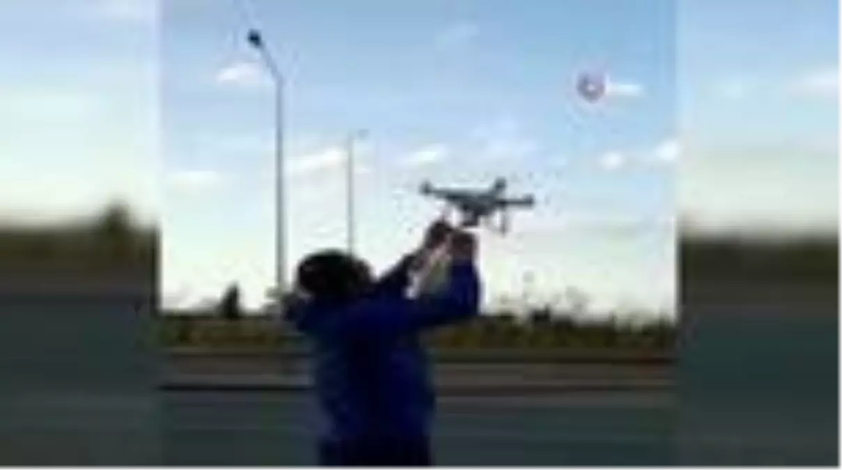 Ekmeğini bakkaldan drone ile alıyor