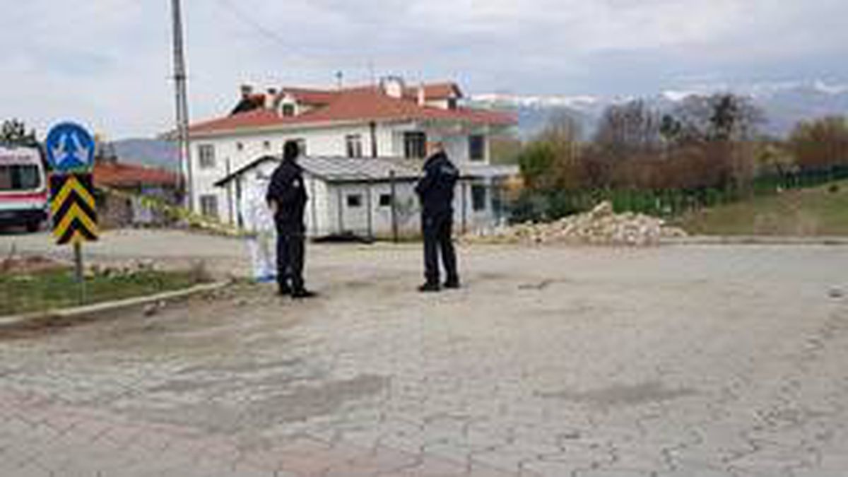 Erzincan\'da bir kişi evinin önünde ölü bulundu