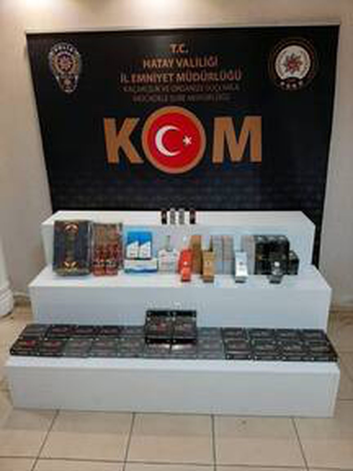 Hatay\'da cinsel içerikli ürün operasyonunda 3 kişi gözaltına alındı