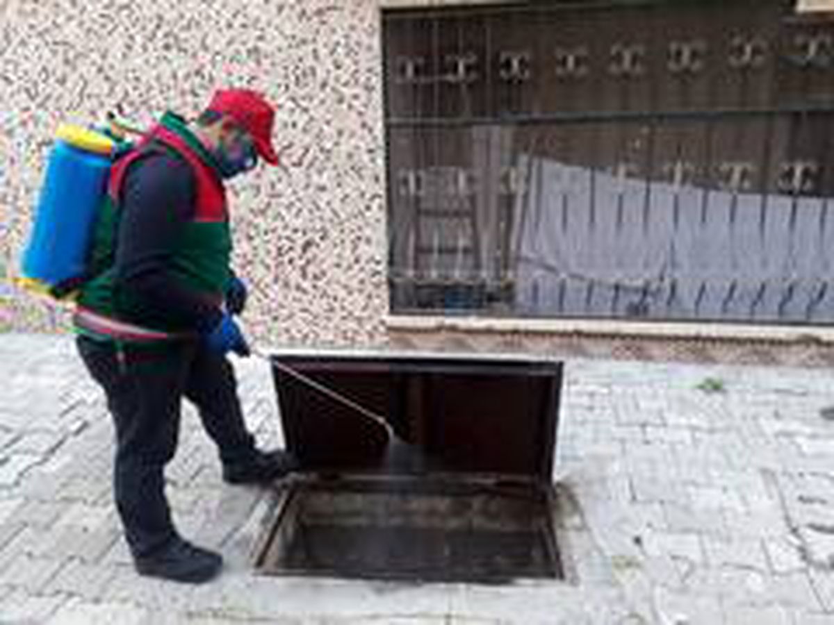 Karaköprü\'de larva mücadelesi