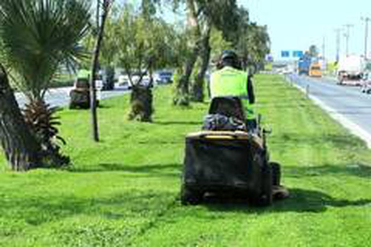 Mersin\'de park ve bahçeler ekipleri çalışmalarını sürdürüyor