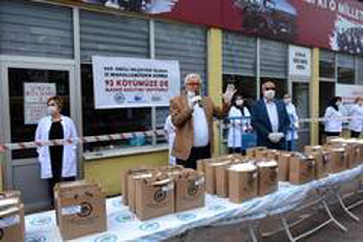 Posbıyık\'tan 93 köye 50 bin maske desteği
