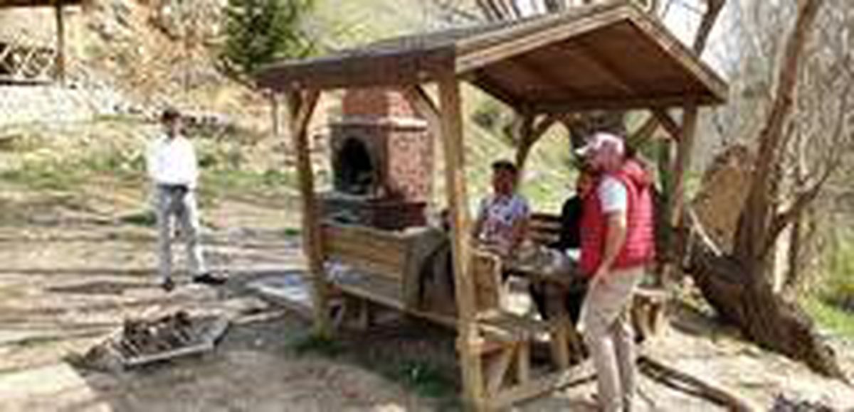 Şuhut\'ta Korona virüs tedbirlerine uymayarak piknik yapan 10 kişiye 392\'şer lira ceza