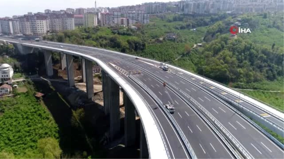 Türkiye\'nin en maliyetli şehir içi yollarından Kanuni Bulvarı\'nın inşaatının yüzde 50\'si tamamlandı