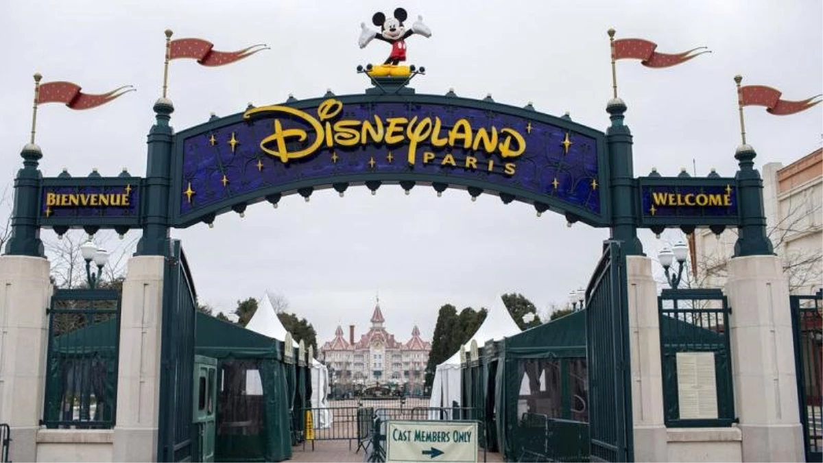 Walt Disney: Disneyland eğlence parklarında çalışan 100 bin işçinin maaşları kesilecek