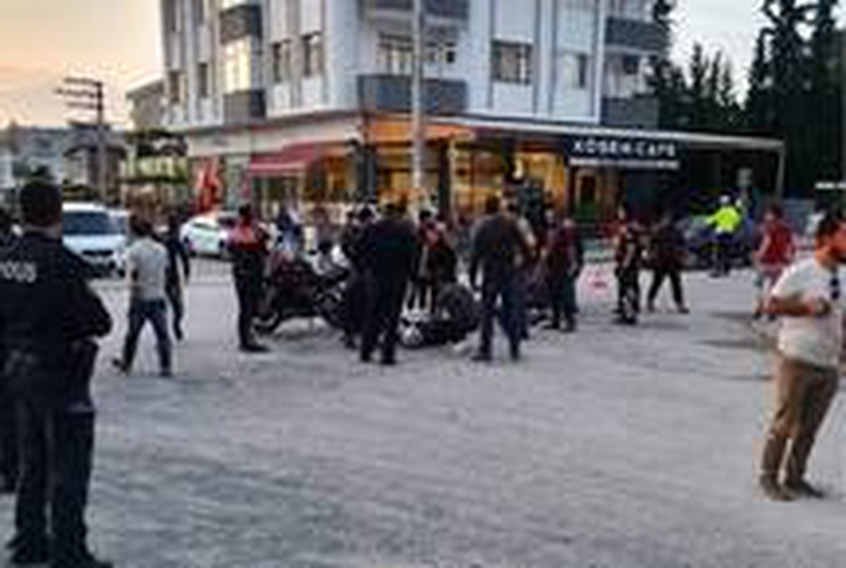 Yunus ekibi otomobille çarpıştı: 1 polis yaralandı