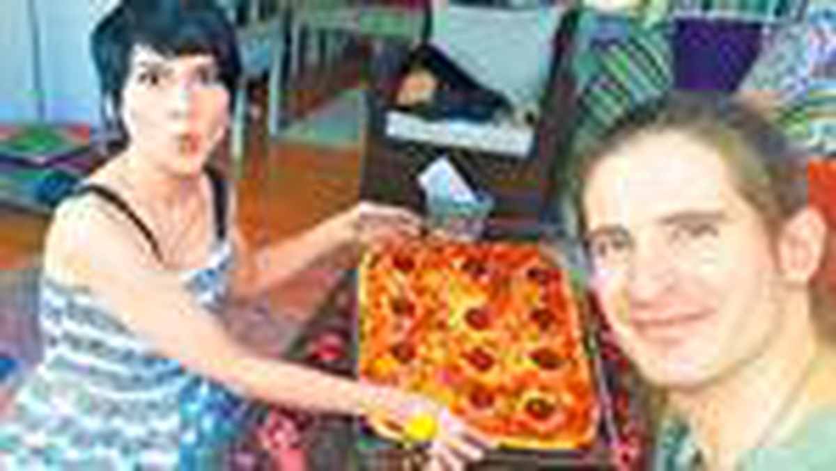 Aydilge ve eşinden pizzalı doğum günü kutlaması
