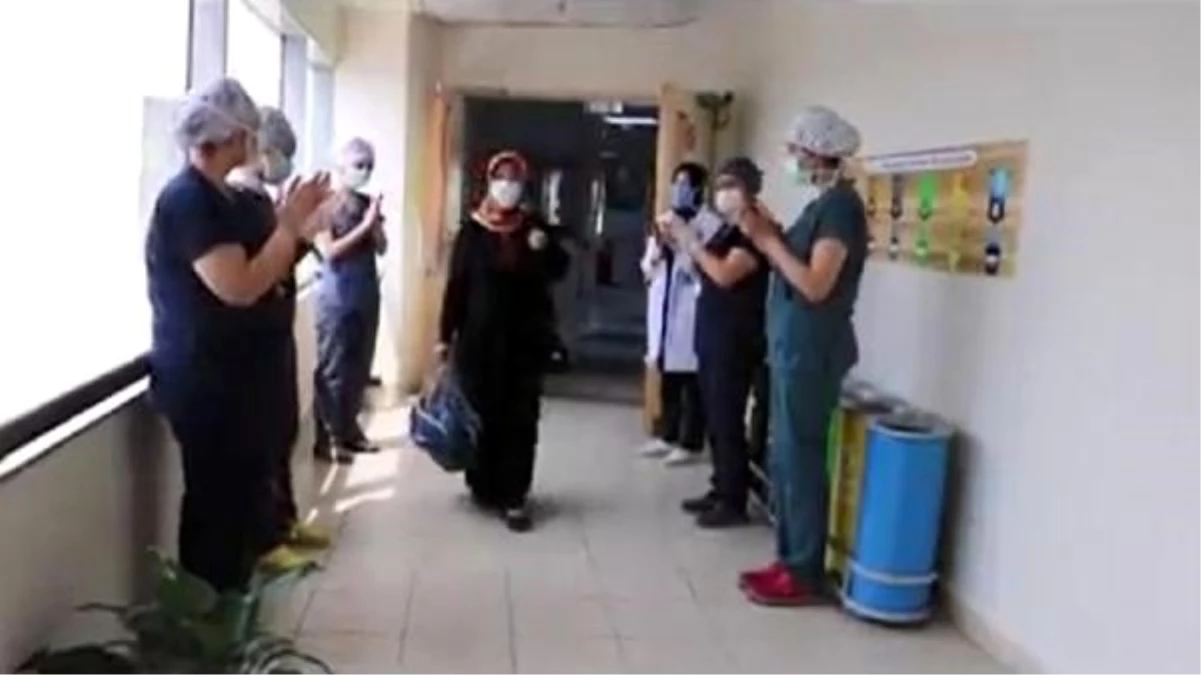 Bolu\'da koronavirüsü yenen 6 kişi alkışlarla taburcu edildi