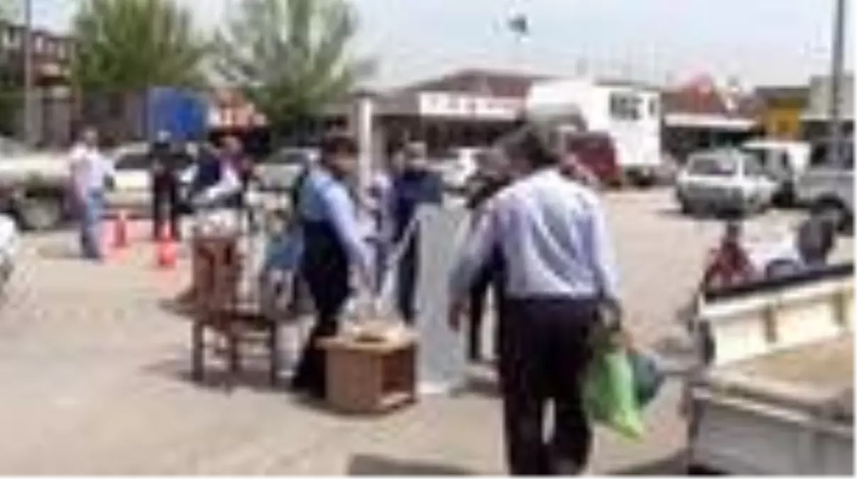 Bursalılar pazarlara akın etti