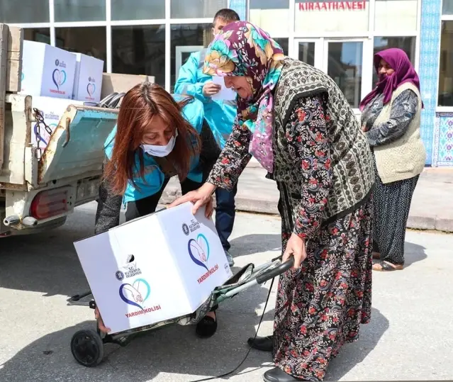 Ramazan yardımı kolilerinin dağıtımına başlandı Son Dakika