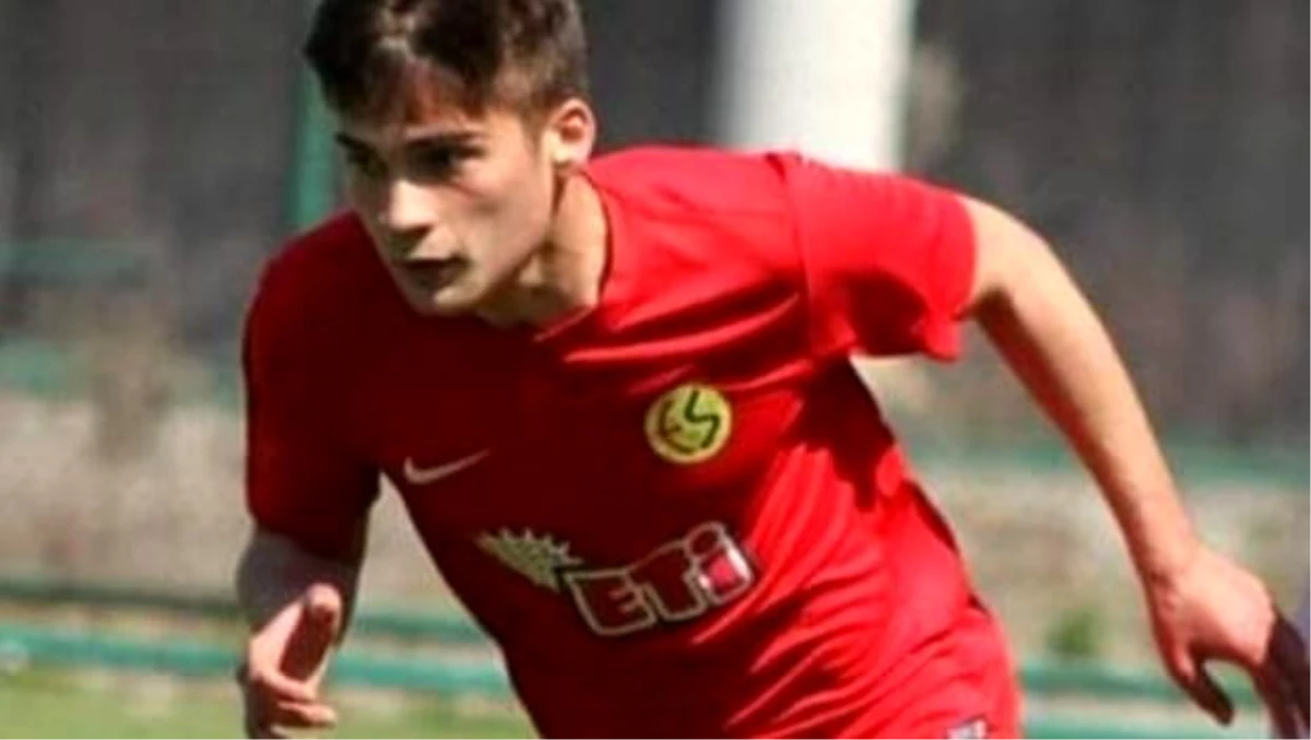 Son Dakika: Eskişehirspor\'un 20 yaşındaki futbolcusu Kaan Öztürk hayatını kaybetti