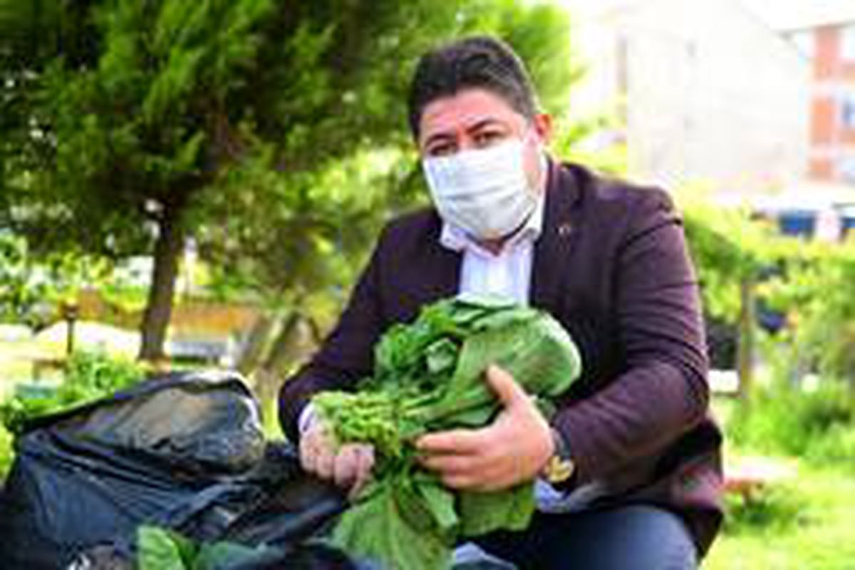 Ürünlerini satamayan çiftçinin imdadına belediye yetişti