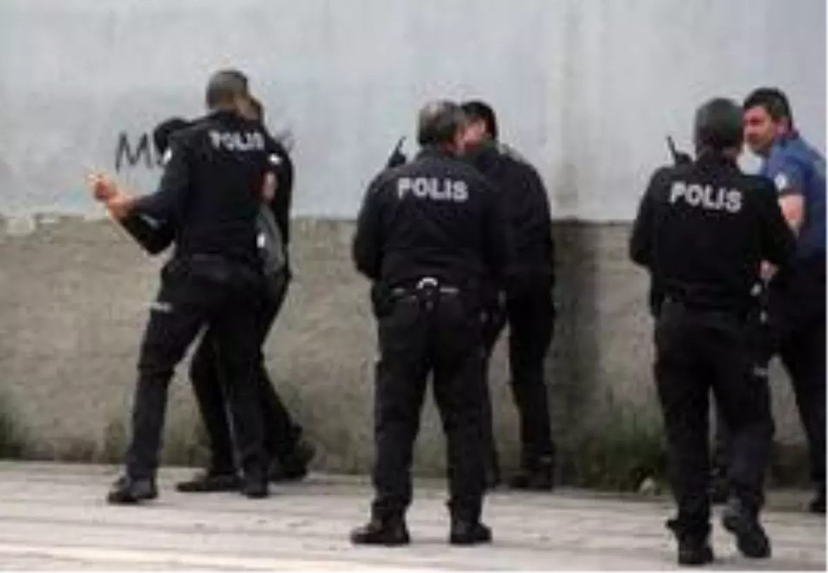 Yardım alamadı, kendini yakmaya kalktı