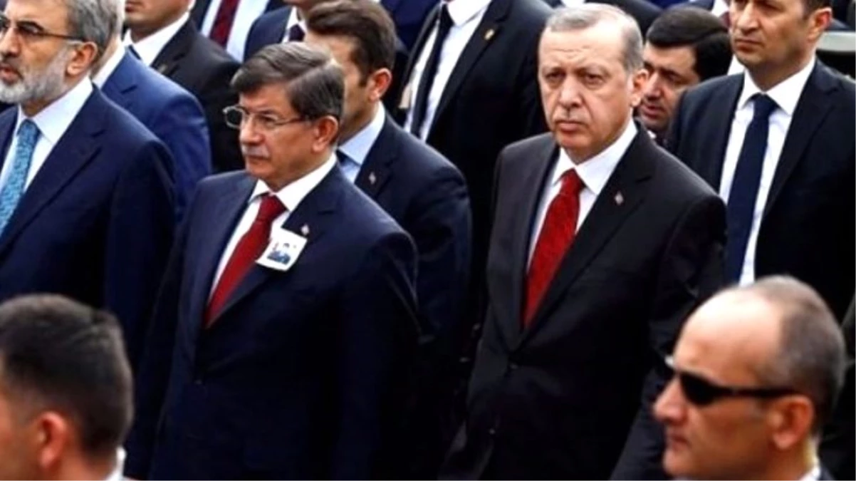 Ahmet Davutoğlu, "Erdoğan\'a ihanet etti" eleştirilerini yorumladı: İhanet etseydim, Sayın Erdoğan\'ın en zayıf zamanında yanında olmazdım