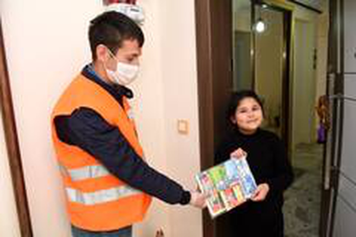 Altındağlı çocuk ve gençlerin evlerine kitap hizmeti