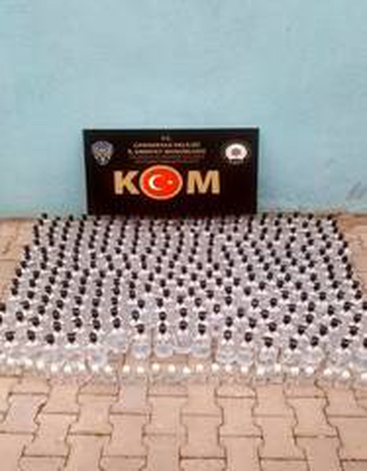 Çanakkale\'de 500 litre sahte dezenfektan ele geçirildi
