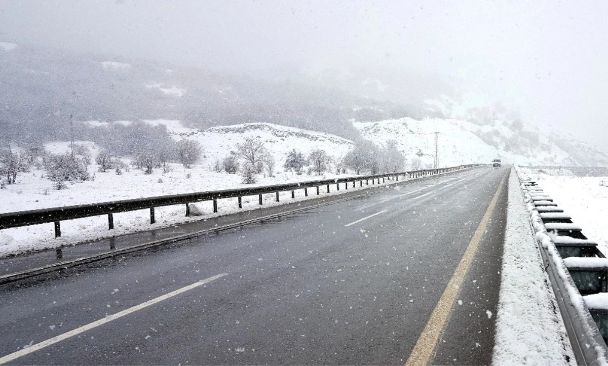 Doğu Anadolu\'nun yüksek kesimlerinde kar yağışı