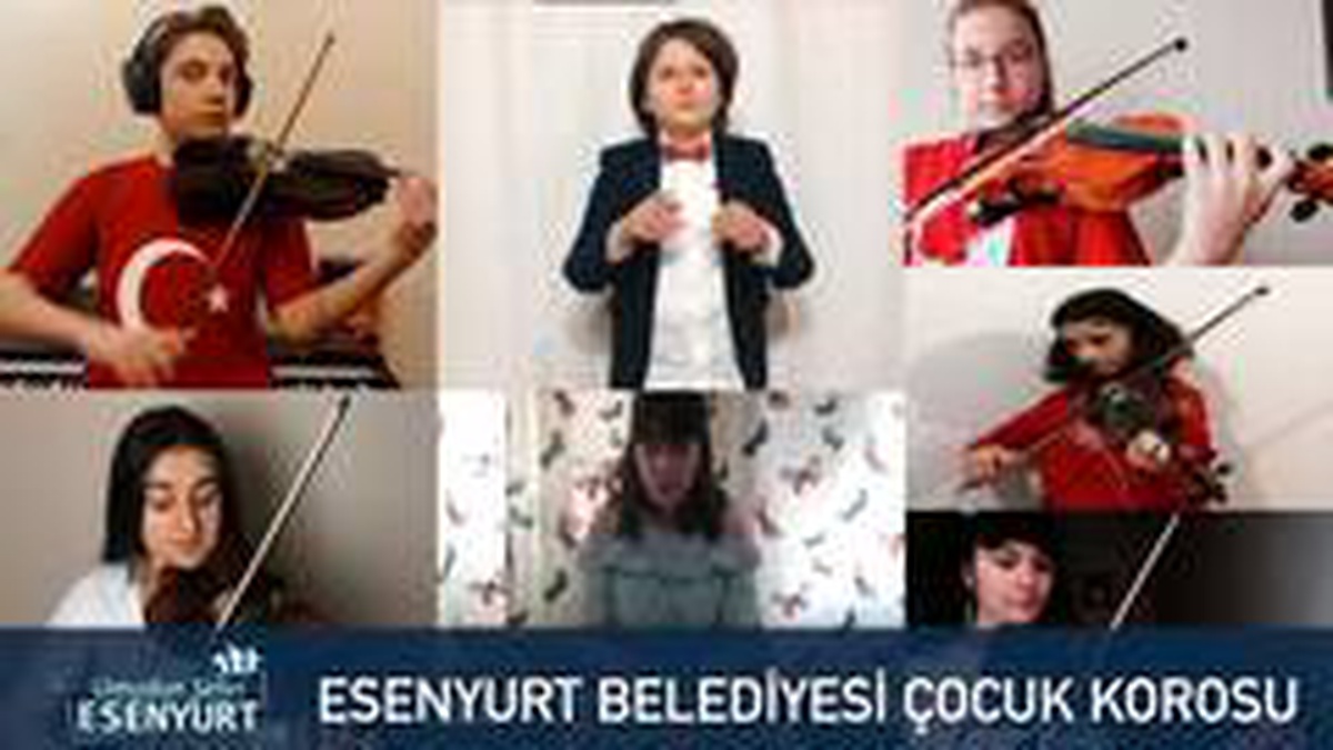 Esenyurt\'ta çocuklara çiçek ve bayrak sürprizi