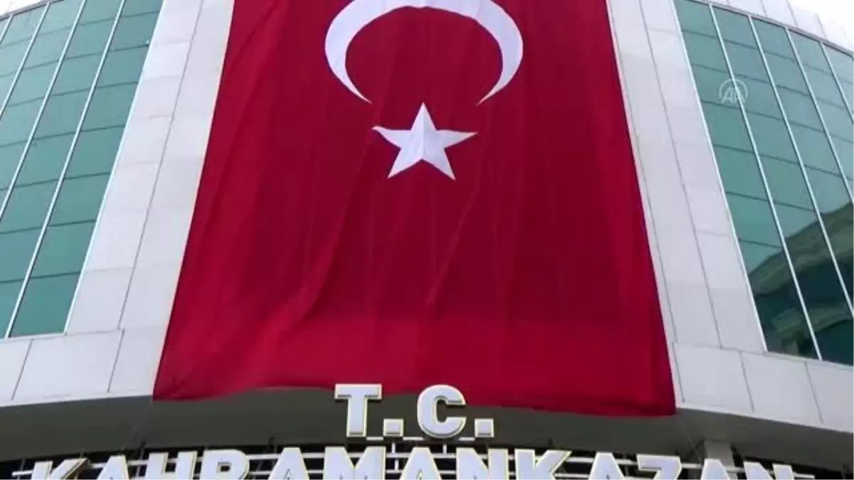 İlkokul öğrencisi Belediye Başkanının makamını video konferans yöntemiyle devraldı