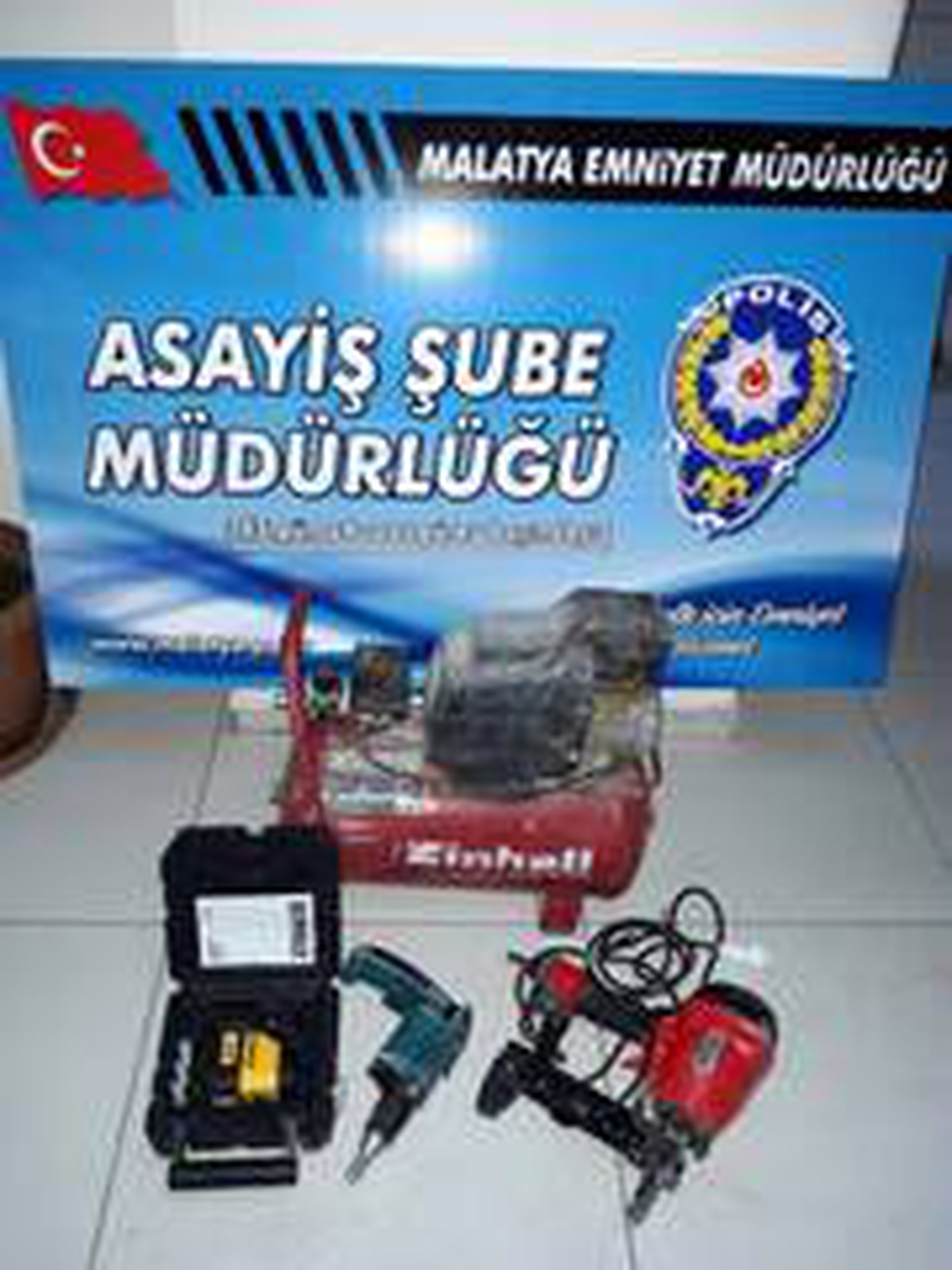İnşaattan malzeme çalan hırsızlar yakalandı
