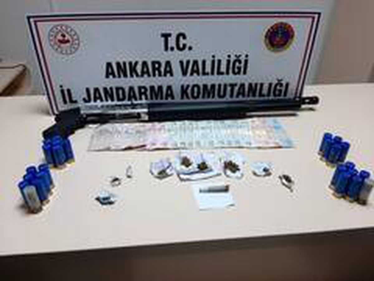 Jandarma ekipleri uyuşturucu ticareti yapan 3 kişiyi yakaladı