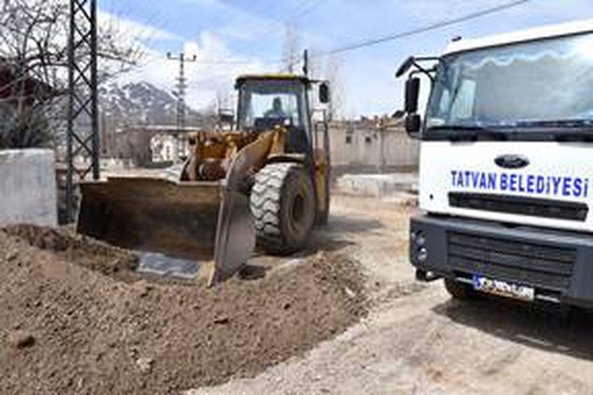 Tatvan\'da yol yapım çalışmalarına başlandı
