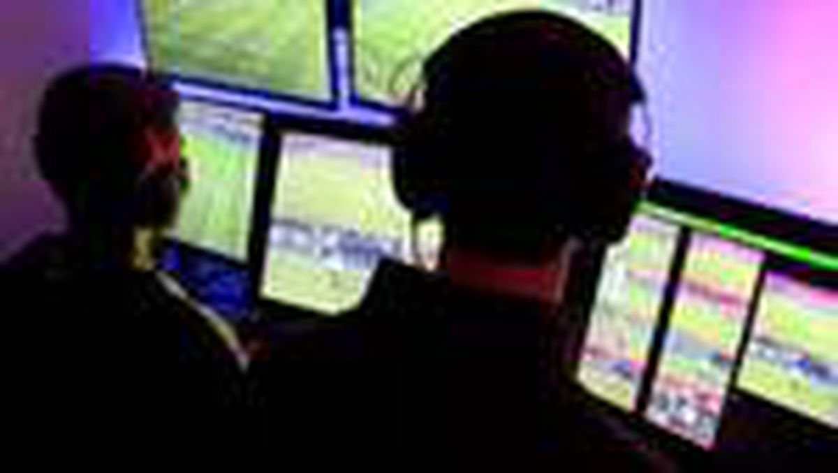 UEFA\'dan sürpriz karar! Kupa 1 ve 2\'de \'VAR\' kaldırılıyor