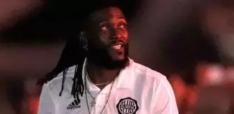 Adebayor'dan bağış tepkisi: Ülkeye corona virüsü ben getirmedim, bağış yapmıyorum