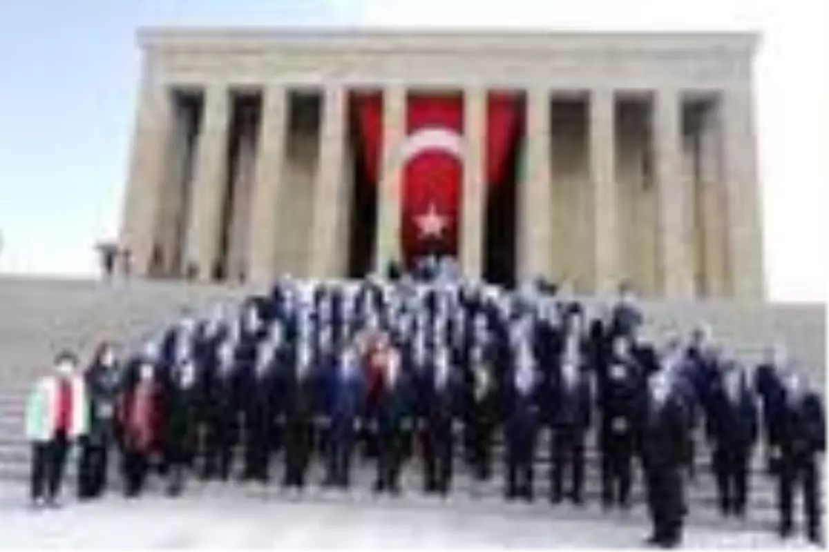 Ankara\'da, 23 Nisan ve TBMM\'nin 100\'üncü yılı kutlandı