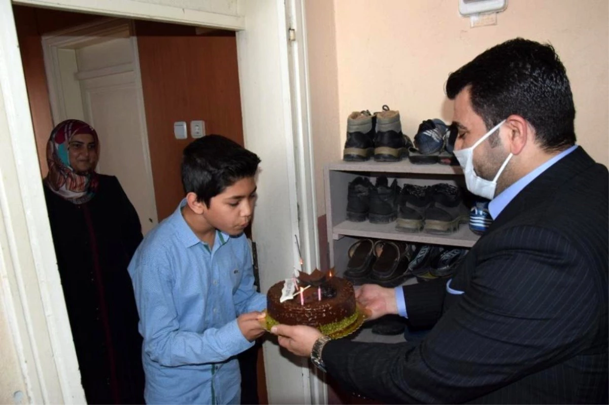 Başkan Bünül\'den 7 sınıf öğrencisine sürpriz doğum günü