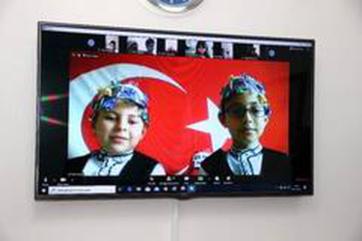 Başkan Eroğlu\'dan Online kutlama