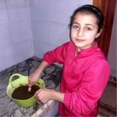 Bursa’da çocuklar Türk bayraklı pasta yapıp 23 Nisan’ı kutladı Son Dakika