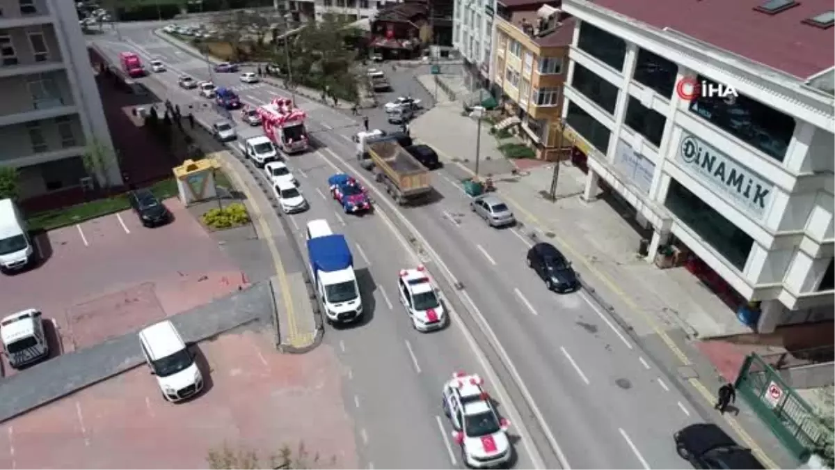 Çekmeköy\'de polis, zabıta ve jandarma araçlarıyla yapılan 23 Nisan konvoyu böyle görüntülendi