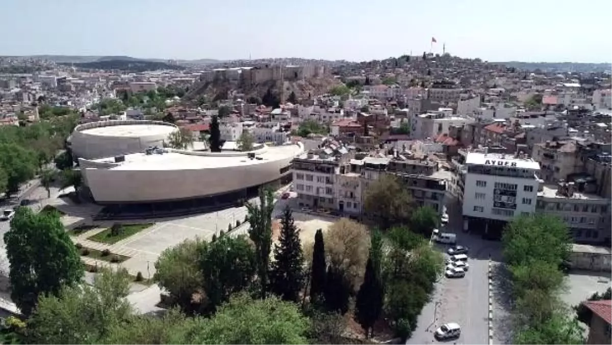 Gaziantep\'te, yasağın ilk günü cadde ve sokaklar bomboş