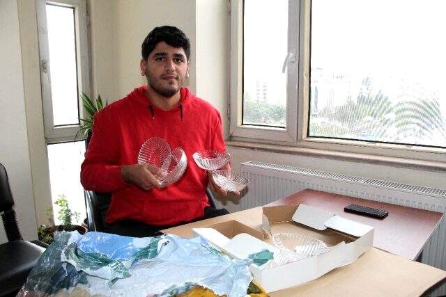 İnternetten oyun konsolu sipariş eden genç,hayatının şokunu yaşadı