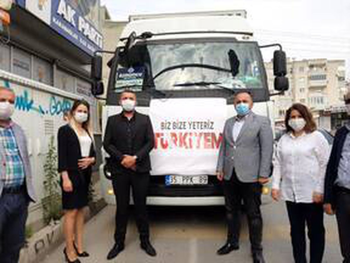 İzmirli iş insanı Atıcı\'dan ihtiyaç sahiplerine 1500 koli yardım malzemesi