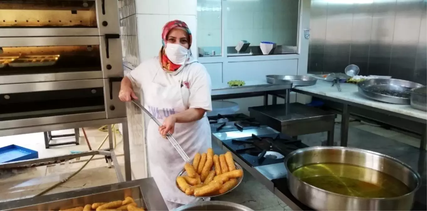 Kadayıf dolması iftar sofraları için hazır