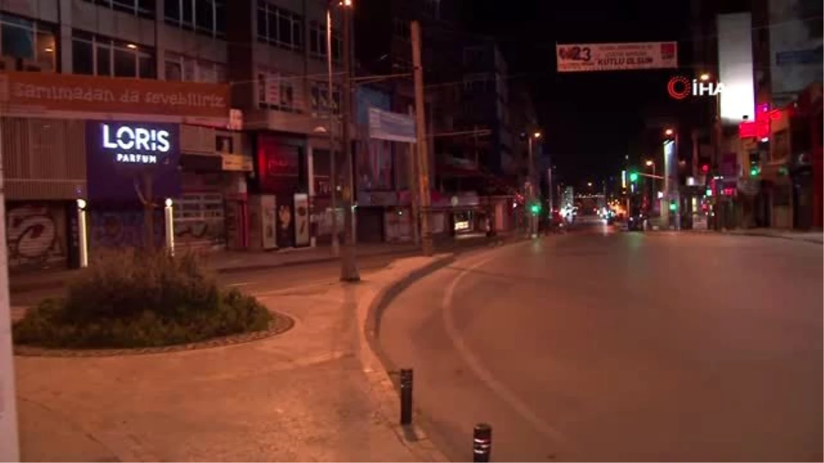 Kadıköy\'de sokak ve caddeler boş kaldı