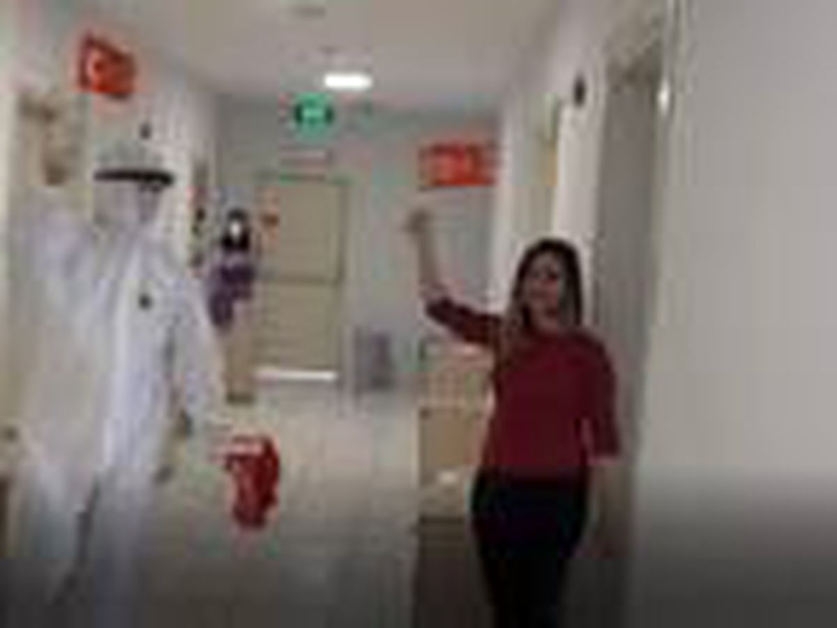 Karantinadaki çocuklara sürpriz bayram kutlaması